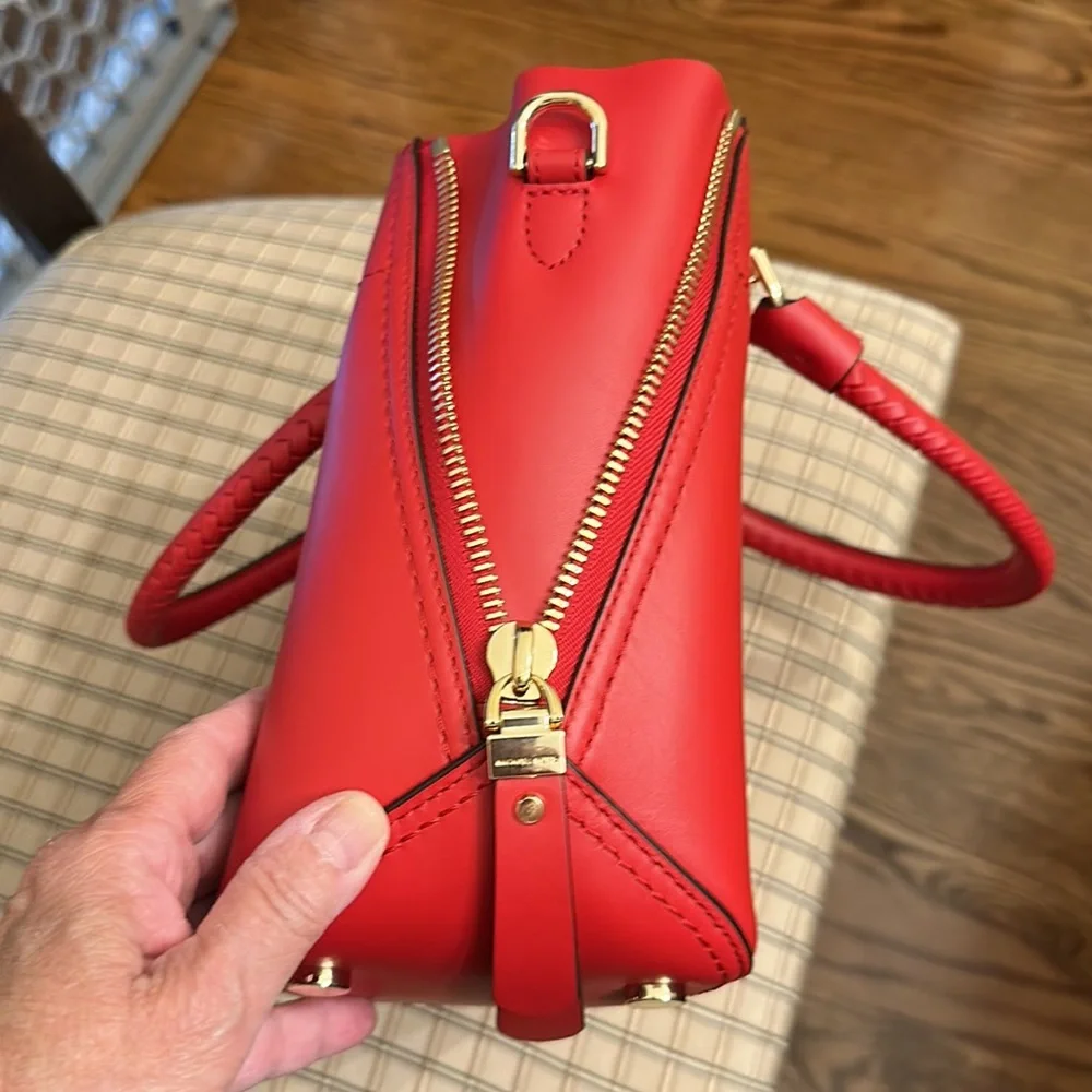 Michael Kors Blakely Bright Red messenger bag NWT - Picture 6 of 15